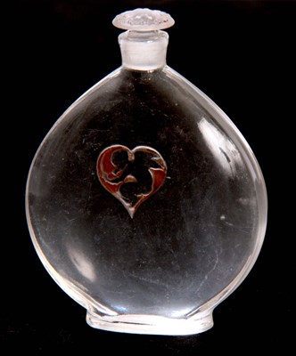 Lot 18 - R LALIQUE A CLEAR 'L'AMOUR DANS LE COEUR'...