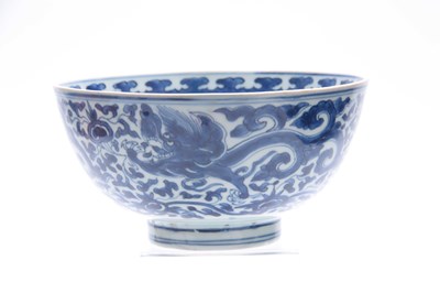 Lot 166 - AN 18th/19th CENTURY CHINESE BLUE AND WHITE...