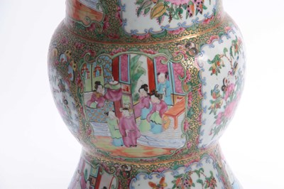 Lot 183 - A 19TH CENTURY CHINESE CANTON BULBOUS VASE...