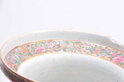 Lot 183 - A 19TH CENTURY CHINESE CANTON BULBOUS VASE...