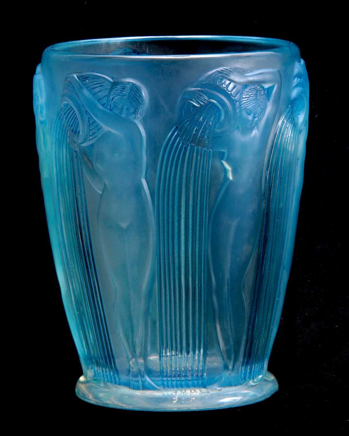 Lot 28 - R.LALIQUE, FRANCE A 20TH CENTURY OPALESCENT...