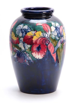 Lot 61 - A LARGE 20TH CENTURY MOORCROFT BULBOUS VASE...