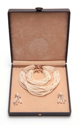Lot 654 - A CASED SET OF CULTURED PEARL DRESS JEWELLERY...