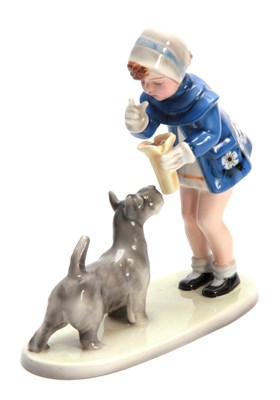 Lot 76 - A GOLDSCHEIDER AUSTRIAN FIGURE GROUP depicting...