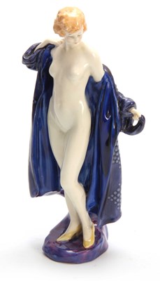 Lot 77 - AN ART DECO ROYAL DOULTON FIGURE 'THE BATHER'...