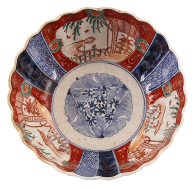 Lot 102 - A LATE 19TH CENTURY IMARI DEEP SCALLOP EDGED...