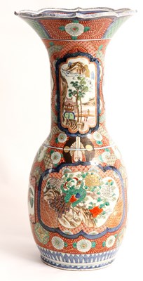 Lot 106 - A 19th CENTURY JAPANESE IMARI HALL VASE of...