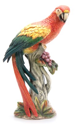 Lot 115 - AN EARLY 20TH CENTURY ITALIAN POTTERY MACAW...