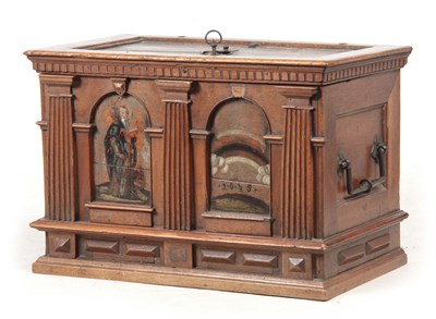 Lot 1146 - AN EARLY 17TH CENTURY CONTINENTAL WALNUT STONG...