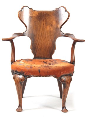 Lot 1156 - AN EARLY 20TH CENTURY WALNUT OPEN ARMCHAIR IN...