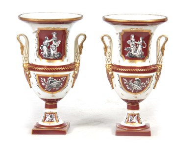 Lot 122 - A PAIR OF 19TH CENTURY PARIS HARD PORCELAIN...