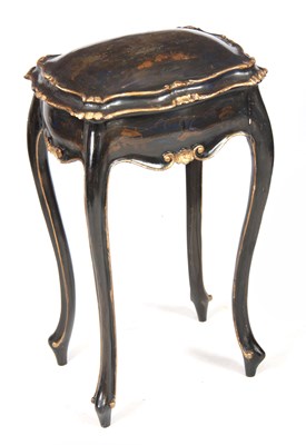 Lot 1279 - A FRENCH ROCOCO STYLE LACQUERED CHINOISERIE...