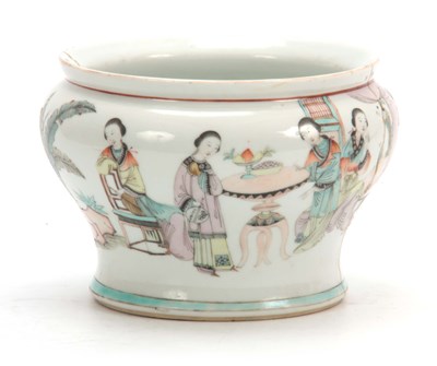 Lot 144 - A 19TH CENTURY BLUE AND WHITE CHINESE BOWL...