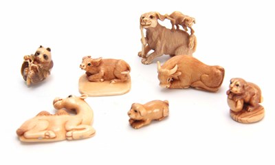 Lot 179 - A COLLECTION OF SEVEN EARLY 20TH CENTURY IVORY...