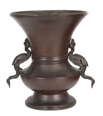 Lot 239 - AN 18TH / 19TH CENTURY CHINESE BRONZE VASE...