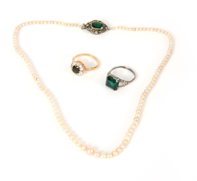 Lot 306 - A COLLECTION OF THREE PIECES OF JEWELLERY TO...