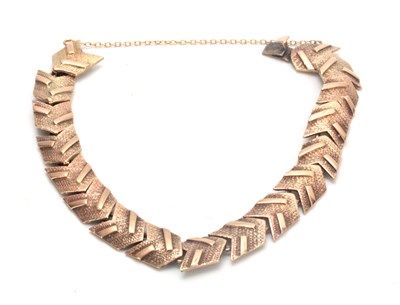 Lot 313 - A LADIES 9CT GOLD BRACELET with arrowhead...