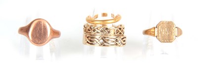 Lot 327 - A COLLECTION OF FIVE GOLD RINGS a 9ct rose...