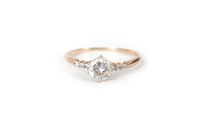 Lot 340 - A LADIES 9CT GOLD SOLITAIRE DIAMOND RING app....