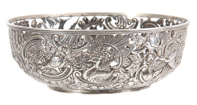 Lot 403 - A FINE 18th/19TH CENTURY IRISH SILVER PIERCED...