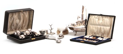 Lot 404 - A SELECTION OF SILVER ITEMS including an...