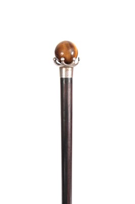 Lot 451 - A LATE 19th CENTURY ROSEWOOD WALKING CANE with...