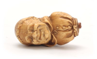 Lot 465 - A 19TH CENTURY CONTINENTAL CARVED IVORY...