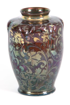 Lot 53 - AN EARLY 20TH CENTURY ROYAL LANCASTRIAN LUSTRE...