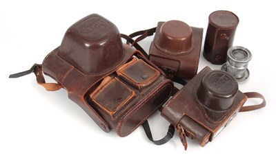 Lot 553 - A GERMAN BERNING ROBOT CAMERA with Robot Carl...