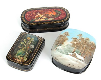 Lot 617 - A COLLECTION OF 3 FINELY PAINTED EARLY 20TH...