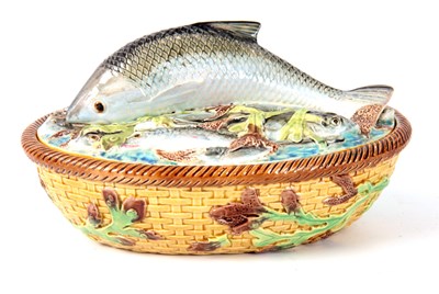 Lot 66 - A LATE 19th CENTURY MAJOLICA SARDINE DISH AND...