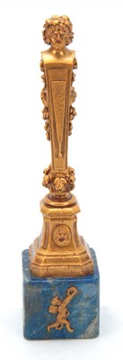 Lot 659 - A LATE 19TH CENTURY FRENCH ORMOLU AND LAPIS...