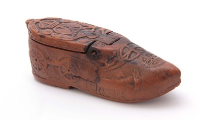 Lot 697 - AN EARLY 19TH CENTURY CARVED BOXWOOD FOLK ART...