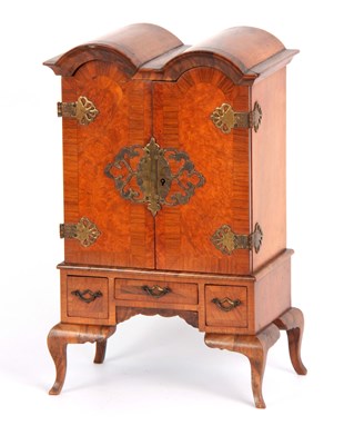 Lot 885 - A QUEEN ANNE STYLE EARLY 20th CENTURY...