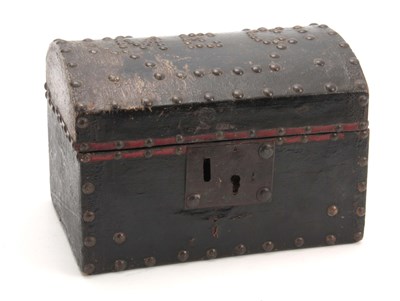 Lot 942 - AN EARLY 18TH CENTURY DOME TOPPED LEATHER...
