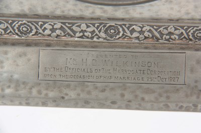 Lot 948 - AN EARLY 20TH CENTURY ARTS AND CRAFTS HAMMERED...