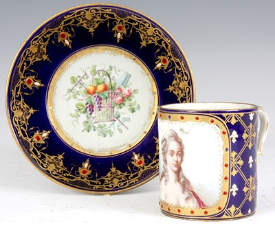 Lot 95 - AN 18TH CENTURY SEVRES SINGLE PORTRAIT CABINET...
