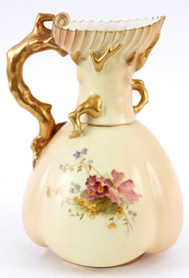 Lot 54 - A ROYAL WORCESTER BLUSHED IVORY LOBED BULBOUS...