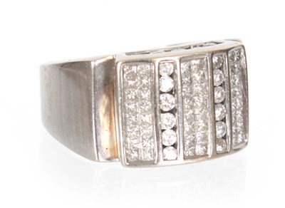 Lot 191 - A LARGE GENTLEMANS 14CT WHITE GOLD AND DIAMOND...