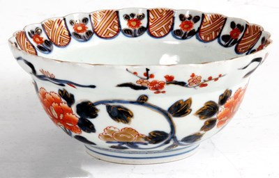 Lot 101 - AN 18TH CENTURY CHINESE IMARI SHALLOW BOWL the...