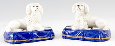 Lot 34 - A PAIR OF EARLY TO MID 19TH CENTURY COALPORT...