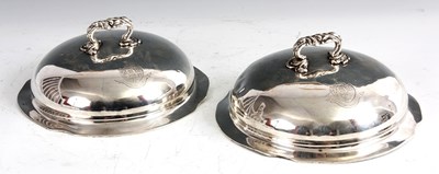 Lot 304 - A PAIR OF WILLIAM IV CIRCULAR SILVER DISH...