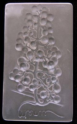 Lot 14 - AN R LALIQUE OPALESCENT MENU PLAQUE 'RAISIN...