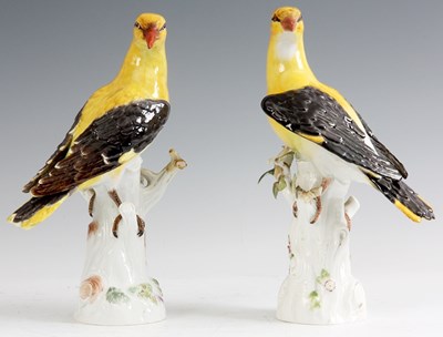 Lot 77 - A PAIR OF 19th CENTURY MEISSEN GOLDEN ORIOLE...