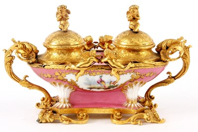 Lot 97 - AN EARLY 19TH CENTURY SEVRES PORCELAIN AND...