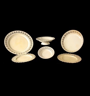 Lot 67 - AN 18TH/19TH CENTURY LEEDS CREAMWARE LARGE...