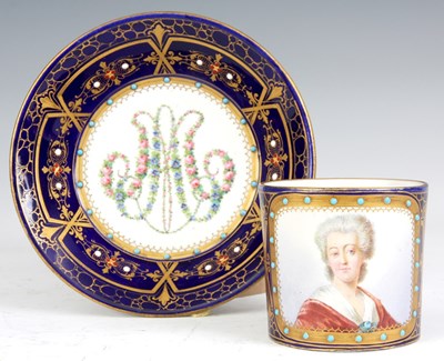 Lot 94 - AN 18TH CENTURY SEVRES ROYAL BLUE PORTRAIT...