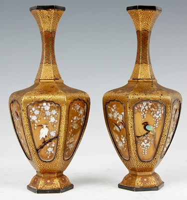 Lot 171 - A PAIR OF LATE 19TH CENTURY JAPANESE GOLD...