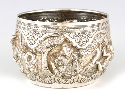 Lot 306 - AN 18TH/19TH CENTURY INDIAN SILVER BOWL...