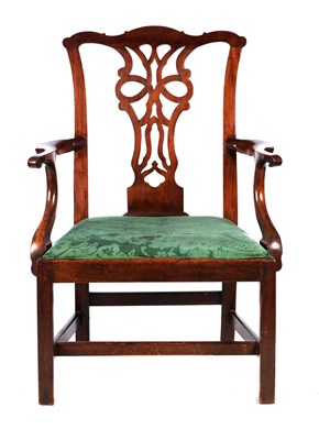 Lot 1029 - AN 18TH CENTURY CHIPPENDALE STYLE MAHOGANY...